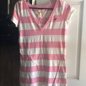 Hollister V-neck